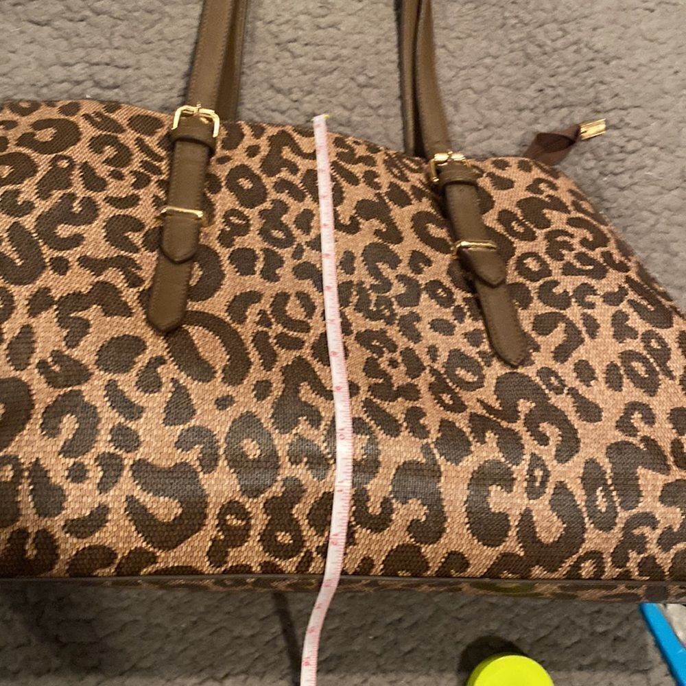 Leopard Print Shoulder Bag. - Picture 10 of 14
